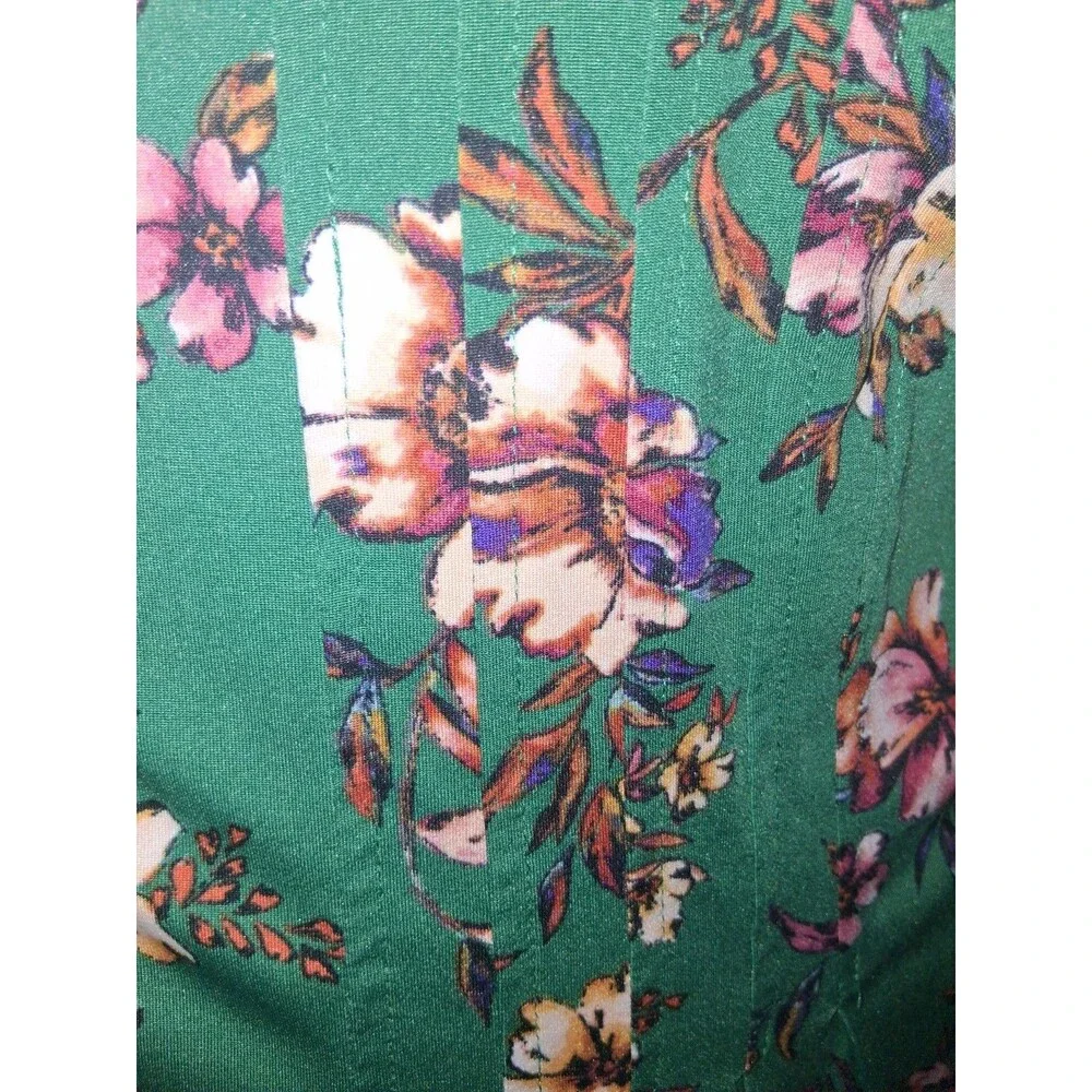 Roz & Ali Green Floral Long Roll Tab Sleeve V-neck Blouse Sz XL - Picture 2 of 3